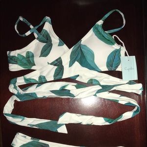 Cupshe bikini set, top and bottom. Size small